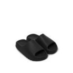 YEEZY SLIDE SANDAL BLACK SIZE 8